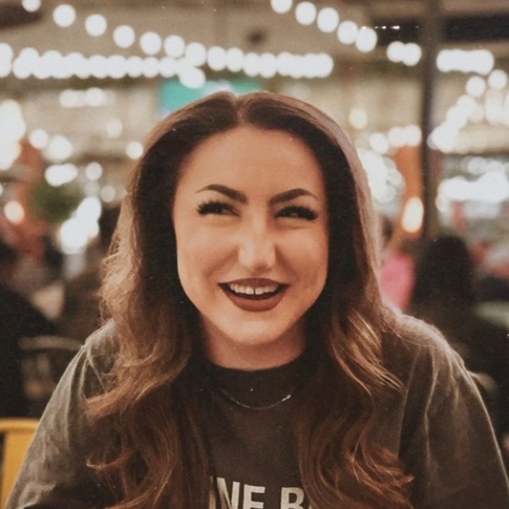 Meet your Posher, Holly